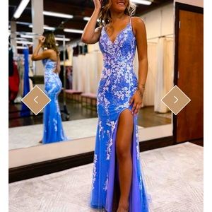 Gorgeous mermaid formal dress w/ appliqués - Sz 6